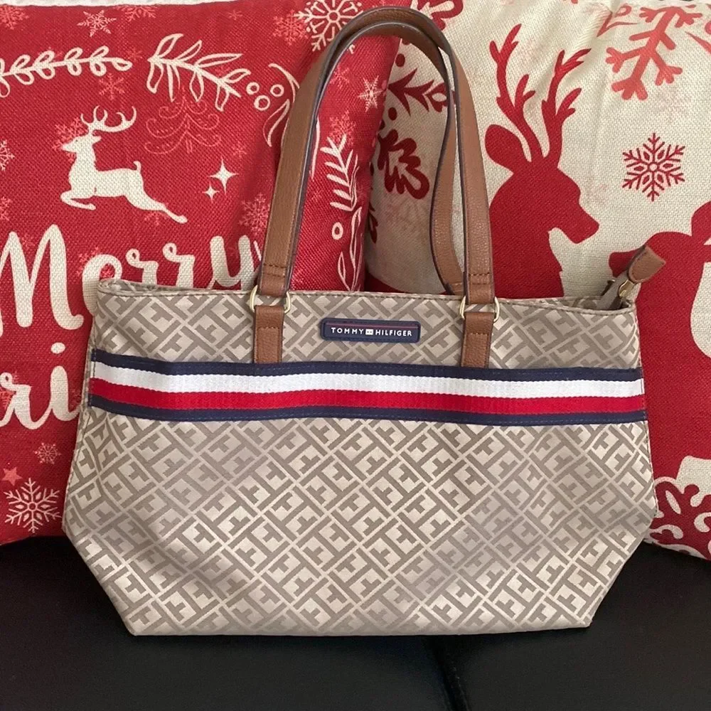TOMMY HILFIGER brown logo monogram tote. - Picture 8 of 12